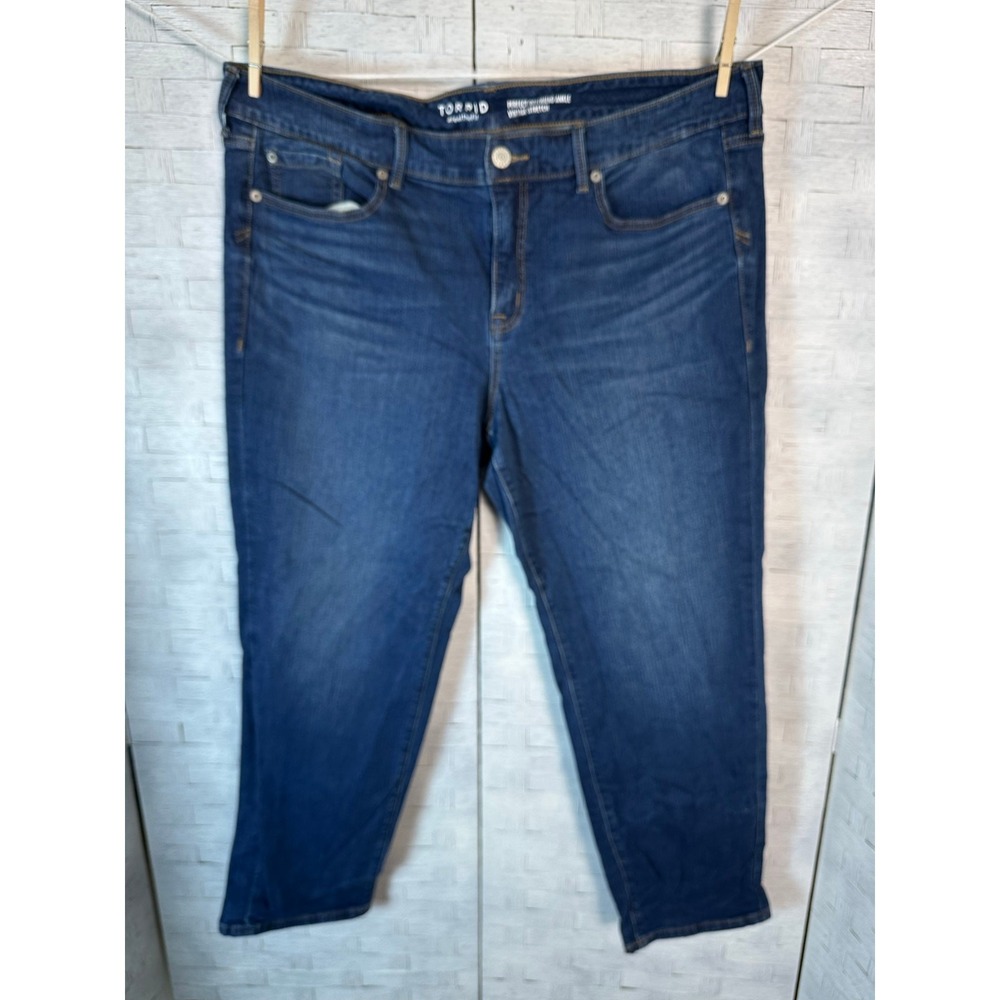 Torrid women's perfect boyfriend cut straight leg medium wash low rise plus size